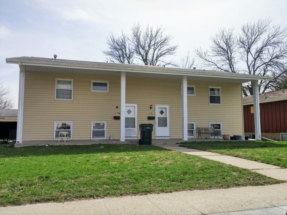 1406 24th St in Ames, IA - Building Photo