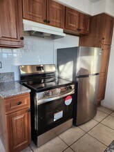 6561 Fulton Ave in Van Nuys, CA - Foto de edificio - Building Photo