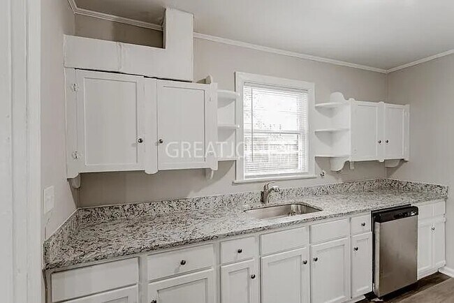 2921 E Wynnton Ln in Columbus, GA - Foto de edificio - Building Photo