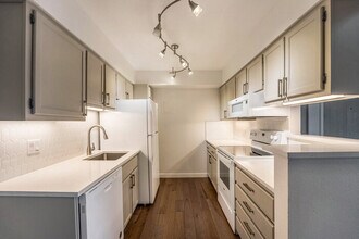 7080 W 20th Ave in Lakewood, CO - Building Photo - Building Photo