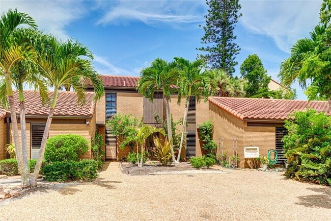 11 Sandy Cove Rd in Sarasota, FL - Building Photo - Building Photo