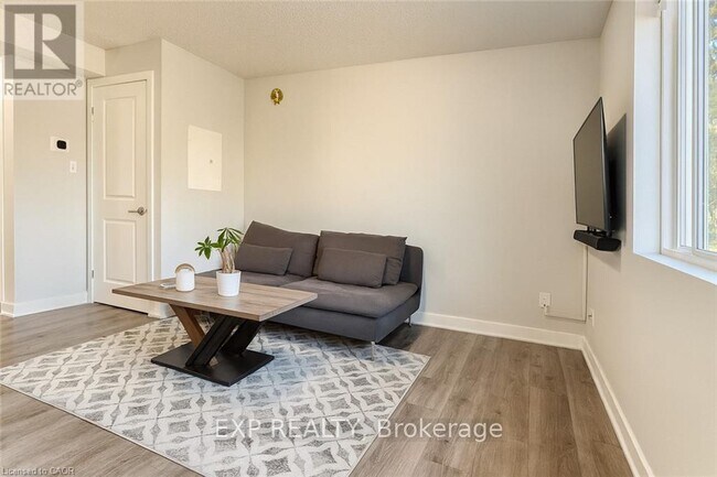 185 Windale Crescent in Kitchener, ON - Building Photo - Building Photo