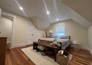 18 Colberg Ave, Unit 3 in Boston, MA - Foto de edificio - Building Photo