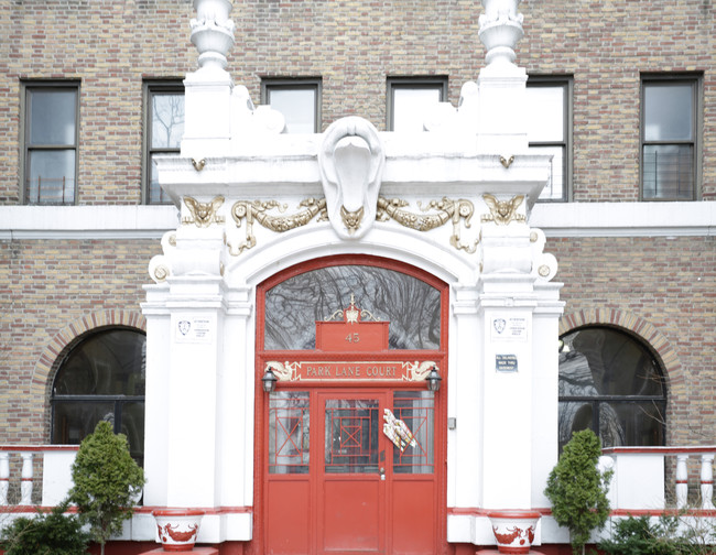 Park Lane Court in Bronx, NY - Foto de edificio - Building Photo