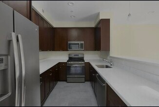 70 Endicott St in Norwood, MA - Building Photo - Building Photo