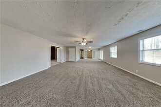 5493 Riverchase Dr in Flowery Branch, GA - Building Photo - Building Photo