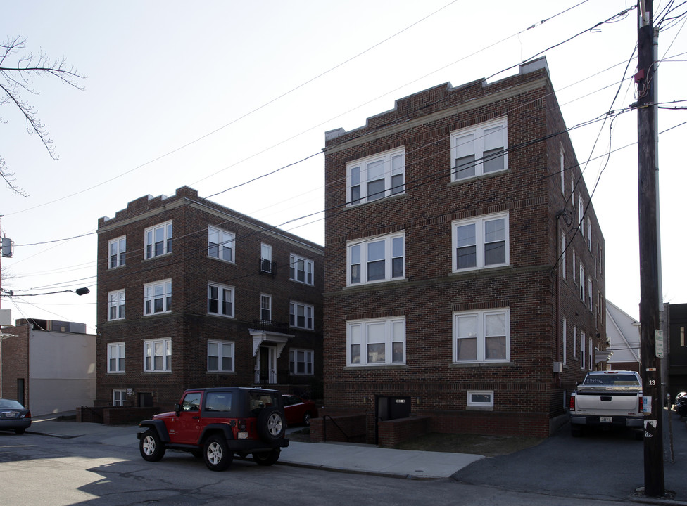 109-111 Medway St in Providence, RI - Building Photo