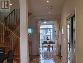 5658 Freshwater Dr in Mississauga, ON - Building Photo - Building Photo