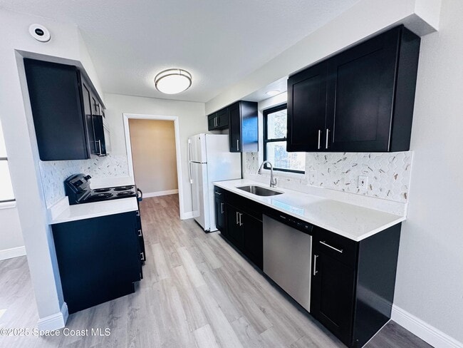 1076 Hermosa Dr in Rockledge, FL - Building Photo - Building Photo