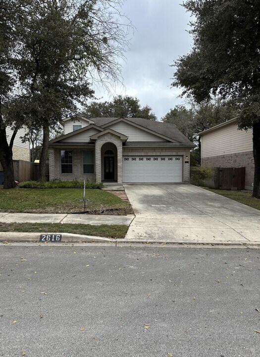 2616 Gallant Fox Dr in Schertz, TX - Building Photo