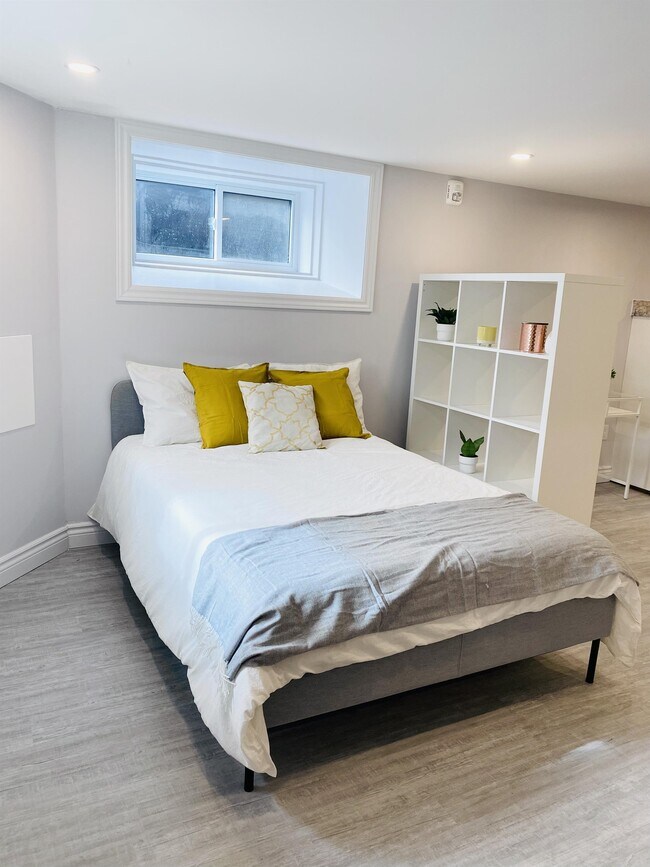 87 Stirling Ave in Ottawa, ON - Building Photo - Building Photo