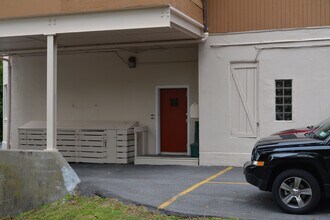 410 Hillview Plz, Unit 410AptA1 in Ithaca, NY - Building Photo - Building Photo