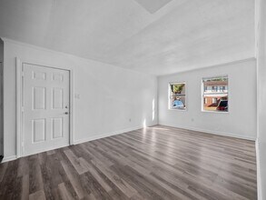 110 Ravenwood Dr in Jacksonville, NC - Building Photo - Building Photo