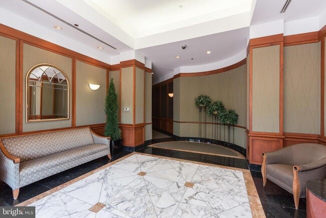 property at 1275 25th St NW