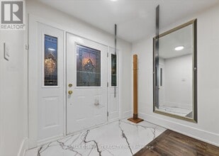 14 Pineslope Crescent in Toronto, ON - Building Photo - Building Photo