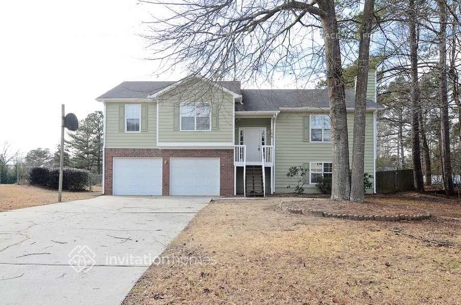 105 Johnston's Dr in Dallas, GA - Building Photo