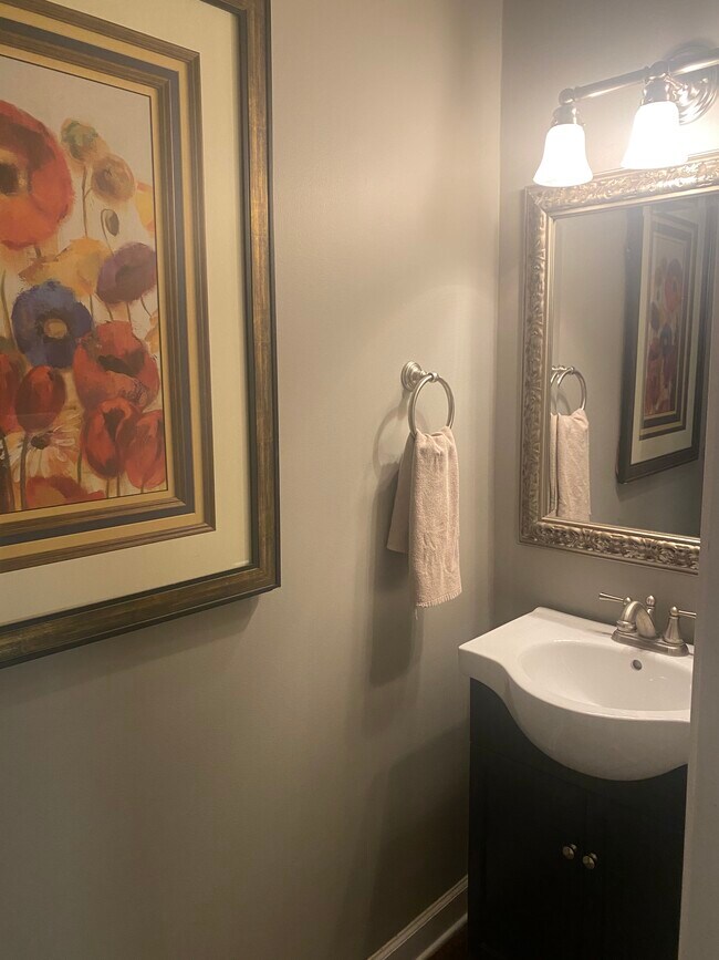 property at 1003 Queensbury Cir