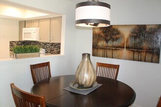 7805 Renaissance Ct in Charlotte, NC - Building Photo - Building Photo