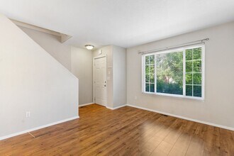 4634 S Crystal Way in Aurora, CO - Building Photo - Building Photo