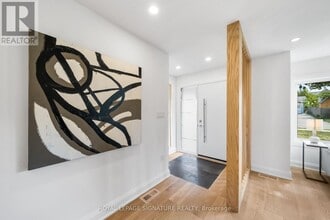 247 Kathryn Crescent in Newmarket, ON - Building Photo - Building Photo