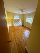 512 Oakridge Dr in Camillus, NY - Building Photo - Building Photo