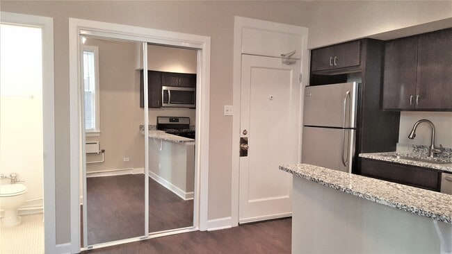 property at 432 W Belmont Ave