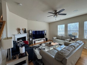 Room in House on Green Birch Dr in Pineville, NC - Foto de edificio - Building Photo