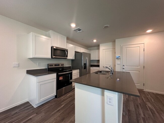 4925 Fern Mesa Ave in Las Vegas, NV - Building Photo - Building Photo