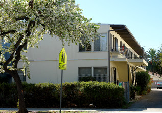 1547 N Alexandria Ave in Los Angeles, CA - Building Photo - Building Photo