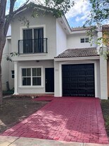 820 SW 6th Ct in Florida City, FL - Building Photo