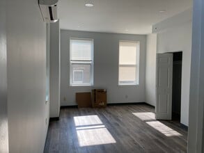 2513 Frankford Ave, Unit 4 in Philadelphia, PA - Building Photo - Building Photo