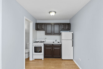 4541 N Beacon St in Chicago, IL - Building Photo - Building Photo