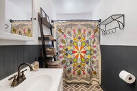 188 S Adonis Ave photo'