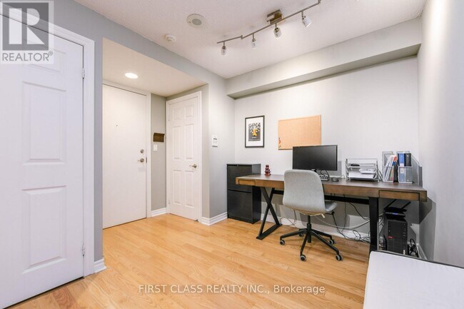 270 Wellington St W in Toronto, ON - Building Photo - Building Photo