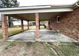 21909 Rowanty Rd in Carson, VA - Building Photo - Building Photo