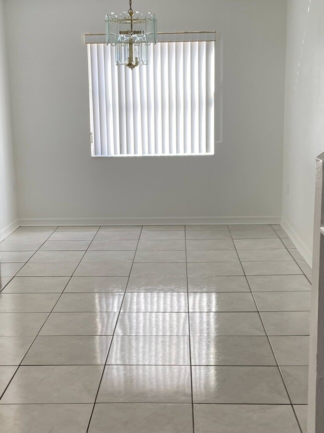 property at 4416 Hamlet Ct