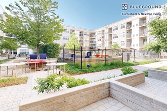 333 Great River Rd in Somerville, MA - Building Photo - Building Photo