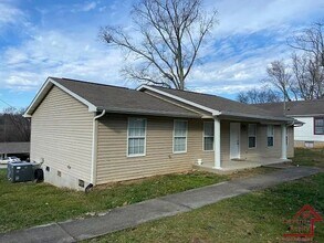 1427 Lantana Ln NW in Knoxville, TN - Foto de edificio - Building Photo