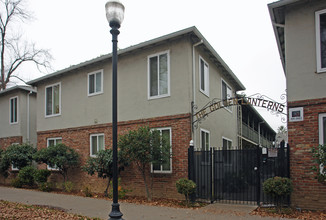 The Golden Lanterns in Sacramento, CA - Building Photo - Building Photo