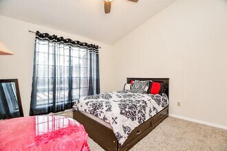 8055 Cambridge St in Houston, TX - Building Photo - Building Photo