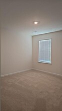 7055 Eclipse Trl in Whitsett, NC - Building Photo - Building Photo