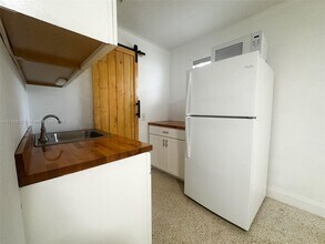 2815 NW 88th St in Miami, FL - Building Photo - Building Photo