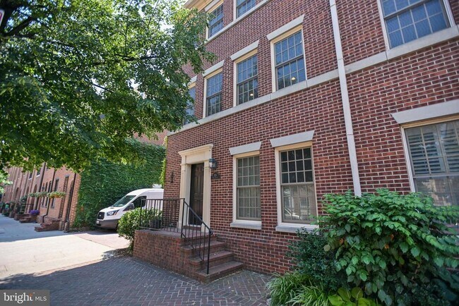 926 Fell St in Baltimore, MD - Building Photo - Building Photo