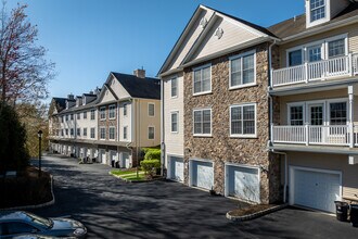 Brooklake Manor in Florham Park, NJ - Building Photo - Building Photo