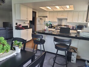 17464 Dunbar Rd, Unit 1 in Mount Vernon, WA - Building Photo - Building Photo
