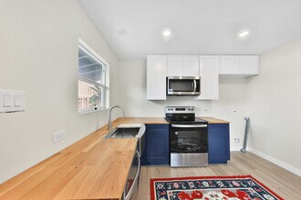 315 W Norwood Ct in San Antonio, TX - Building Photo - Building Photo