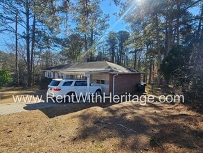 4332 Clare Ln in Lithia Springs, GA - Building Photo - Building Photo