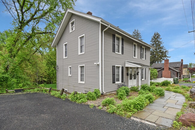 187 Summer St in Southington, CT - Building Photo - Building Photo