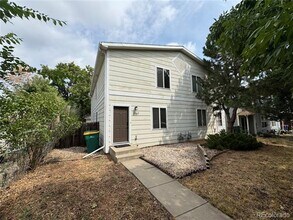 2057 W Adriatic Pl in Englewood, CO - Building Photo - Building Photo