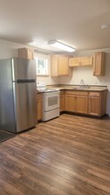 4267 Carnes Rd-Unit -B in Roseburg, OR - Building Photo - Building Photo